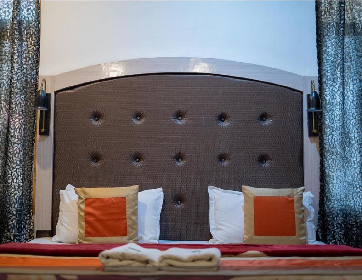 Hotel Al Azrah Srīnagar Extérieur photo